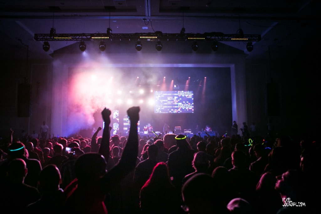 Dj Cutman performing live